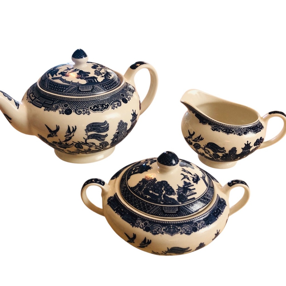 Johnson Bros Blue Willow pattern teapot, sugar bowl, creamer/milk pitcher